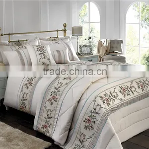 Luxury Piping All-over Jacquard Comforter thumbnail-5