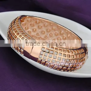 Luxury Crystal Buckingham Jewellery Latest Design Daily Wear Bangle thumbnail-6