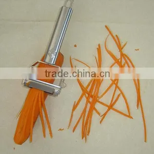 Good Quality Stainless Steel Manual Carrot Peeler thumbnail-5