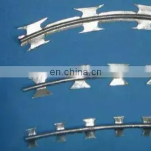 Barbed Razor Wire for Security BTO-22 Galvanized Razor Barbed Wire Concertina Wire Coil for Military thumbnail-4