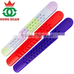 China Factory Customized Design Personalized High Quality Sillicone Slap Wristband thumbnail-1