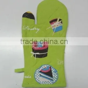 Printed Cotton Oven Mitt thumbnail-1