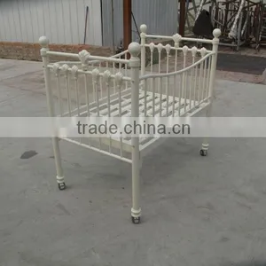 Baby Bed thumbnail-1