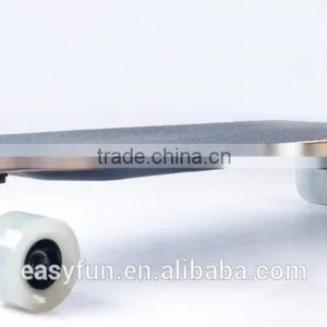 Stable 1200W Power Brushless Motor Linear Acceleration Electric Skateboard thumbnail-1