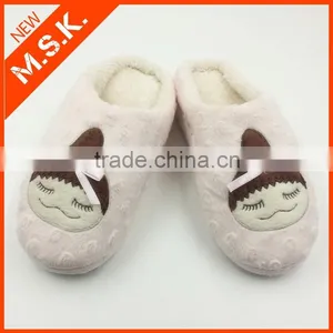 New Design Pink Fluzzy Princess Woman Slipper thumbnail-4