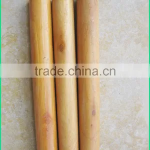 Varnished Wooden Spade Handle thumbnail-2