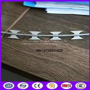 Long Barb Razor Wire Coil Fencing Corrosion Resistant 450mm Diameter thumbnail-2