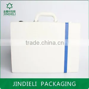 High Grade White Leather Cosmetic Gift Box With Handle thumbnail-1