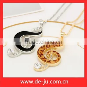 Magnetic Fashion Simple Pendant Necklace thumbnail-1