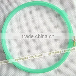 China Wholesale Colorful Embroidery Frames Plastic Hoops Frosted Embroidery Hoop Craft Hoops Cross Stitch 15cm thumbnail-1