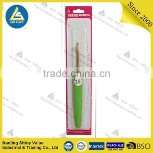 Different Colors Assorted Sizes Plastic Handle Crochet Hook Set thumbnail-2