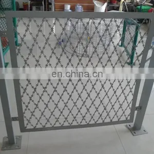 Low Price Galvanized Razor Barbed Wire Welded Wire Mesh thumbnail-2
