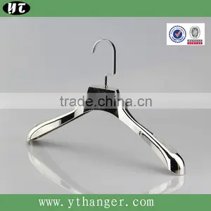 HA6959 Notched Plastic Shirt Hanger Rose Gold Coat Hangers Supplier's Choice thumbnail-4