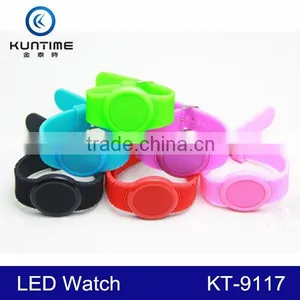 Hot Sale Touch Screen Digital Silicone Watch for Children thumbnail-3