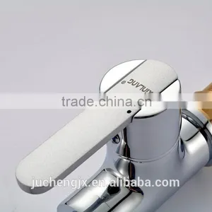 Kitchen Faucet thumbnail-3