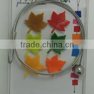 Magnet Wire Hanging Photo Holder thumbnail-2