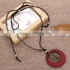 Zm35076a Vintage Girls Accessories Cheap Fashion Wooden Pendant Necklace thumbnail-1