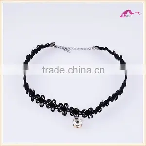 Fashion Sexy Black Fabric Choker Necklace With Crystal Pendant thumbnail-1