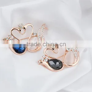 2015 Popular Crystal Animal Swan Brooch Double White Swan Lovely Brooch thumbnail-3