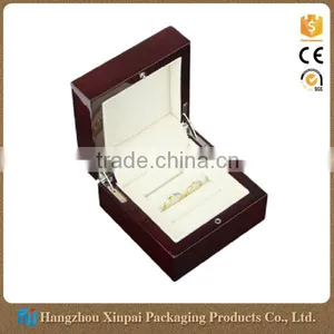 Championship Wood Ring Display Box thumbnail-1