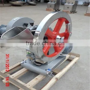 Automatic Small Single Punch Vitamin Tablet Press Machine thumbnail-1