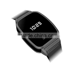 Real Time Gps Tracker Meitrack Waterproof IP65 Safety Kids GPS Watch Phone thumbnail-2