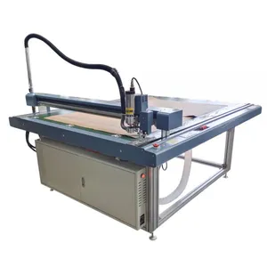 China Kaemi Acrylic Apparel Template Digital Cutter Cutting Plotters Flatbed Garment Cutter thumbnail-2