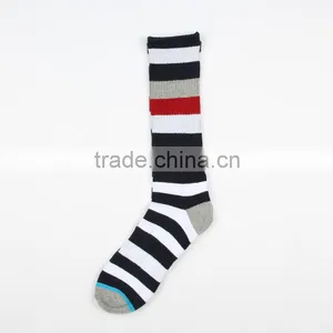 Design Multi-Color Fashion Stripe Mens Women's Socks thumbnail-1