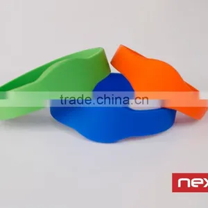 Customized Soft Pvc 125khz TK4100 Rfid Wristband thumbnail-4