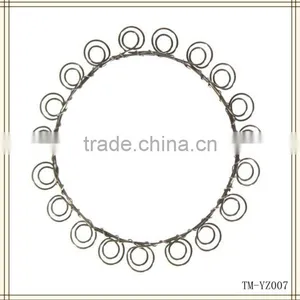 Metal Wire Wall Hanging Wrenth Card Holder thumbnail-1