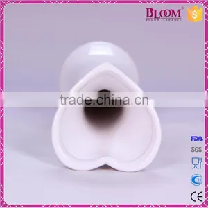 White Ceramic Heart Shaped Home Decoration Vase thumbnail-4