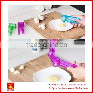 Manual Convenient Use Plastic PC Garlic Presser and Crusher thumbnail-1