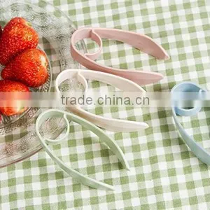 China Cheap Plastic Strawberry Huller Tomato Huller Tomato Corer Strawberry Corer thumbnail-4