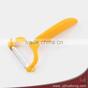 Comfortable and Durable Stainless Steel Blade Vegetable Peeler (HPL-17A) thumbnail-1