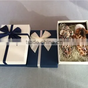 2015- Simple Elegant Gift Candy Boxes With Ribbon and Bowknot thumbnail-1