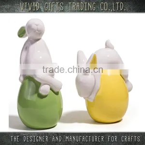 Wholesale Porcelain Easter Rabbit on Egg for Home Decoration thumbnail-2