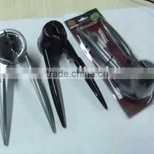 Multi-functional High Quality Manual Metal Nut Cracker thumbnail-1