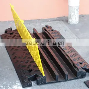 Lower Factoty Price 900*600*75mm Soft Flexible 3channels Rubber Heavy Duty Cable Protector thumbnail-6