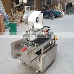 China Cosmetic Packaging Labeling Machine For Facial Mask Bags Plastic Kraft Hand Bags Flat Labeling thumbnail-3