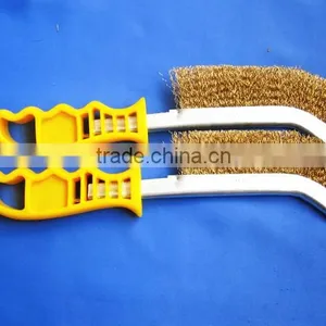 Brass Wire Handle Brush thumbnail-1