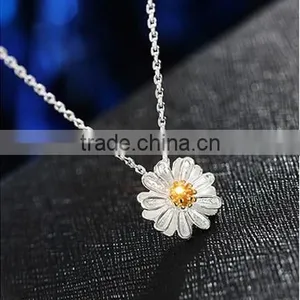 Sterling Silver Lovely Daisy Flower Charm Chain Pendant Necklace thumbnail-2