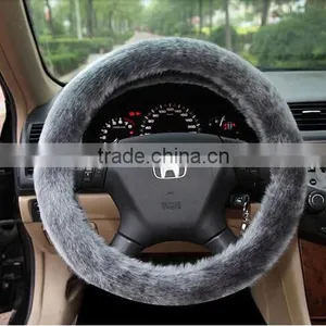 China Manufacturer Soft and Comfortable Steering Wheel Cover thumbnail-3