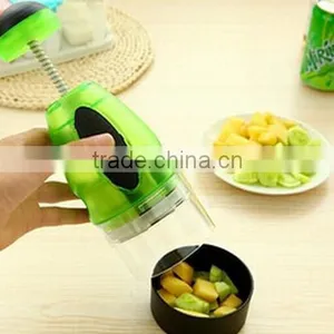Cy289 Kitchen Tool Plastic Garlic Ginger Grinder Twist Press Onion Garlic Mincer thumbnail-2