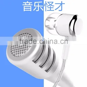 Mini Portable Fashionable Cellphone Microphone With Earphones, Factory Price Mini Cellphone Microphone For Singing thumbnail-3