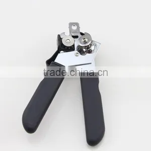 Black Handle Simply Use Kitchen Utensil Smooth Edge Can Opener thumbnail-1