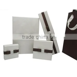 Customized Hot Sale Gift Boxes and Bags for Jewellery thumbnail-1