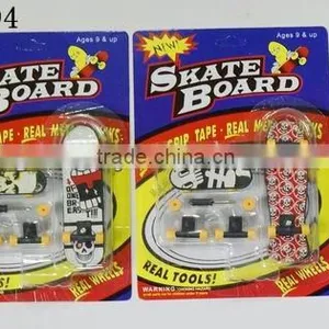 Hot Finger Skateboard School Gate With a Key Chain thumbnail-1