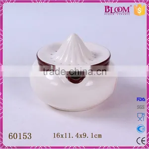 White Small Ceramic Apple Decal Desgin Manual Juicer thumbnail-4