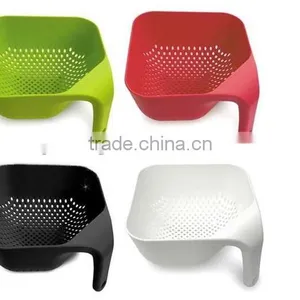 Plastic Square Vegetable Fruit Strainer Draining Basket With Handle thumbnail-5