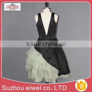 European Latest Style High Quality V Neck Wedding Dress thumbnail-3